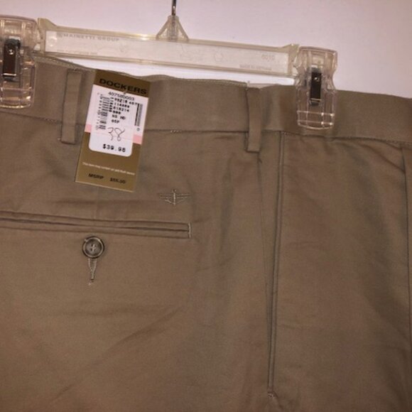 Mens Dockers 38x30 Khaki Pants **New** - Picture 4 of 4